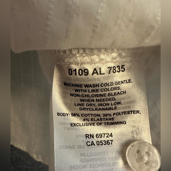 Columbia Women's Cotton White Sleeveless Button-Down Shirt Size Medium. - Picture 3 of 6